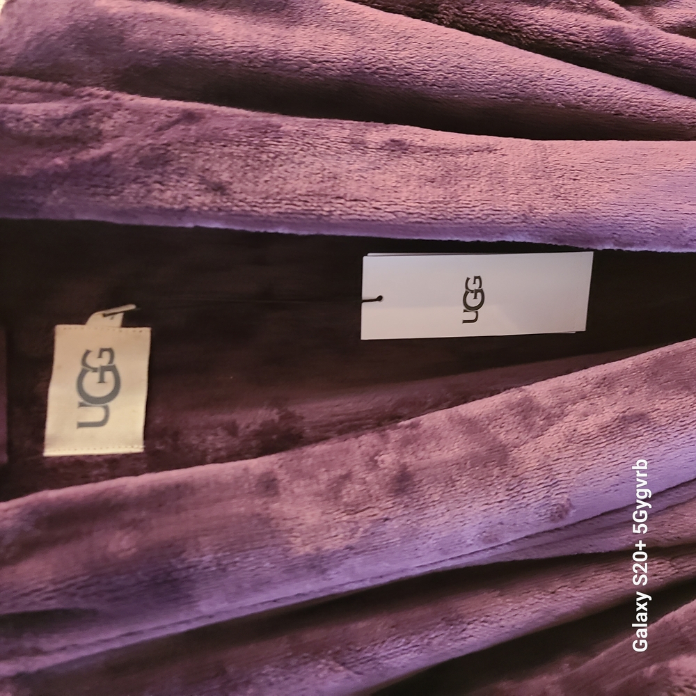 UGG Purple Plush Robe - Picture 5 of 6